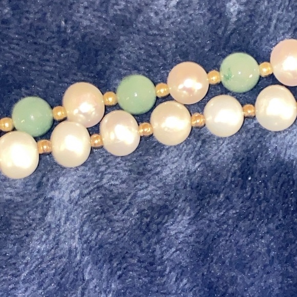 Pearl Necklace with 14K Gold Elegant and Class in one - Picture 16 of 17